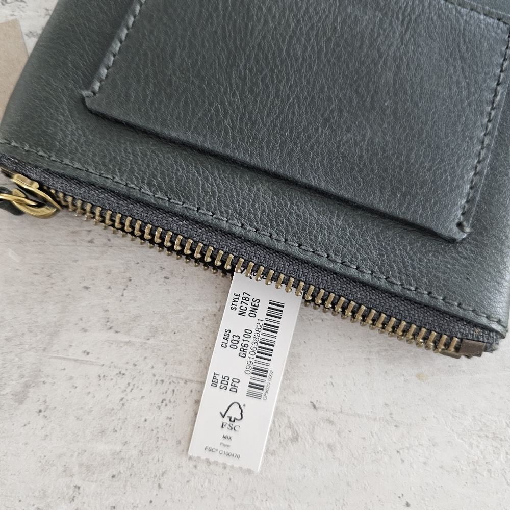 Madewell NWT Green Leather Wallet - Picture 3 of 3